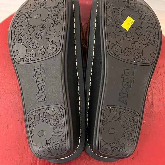 Alegria Women’s Sandals - Picture 3 of 10